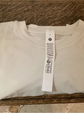 Lululemon NWT size 4 Jersey Training T-shirt